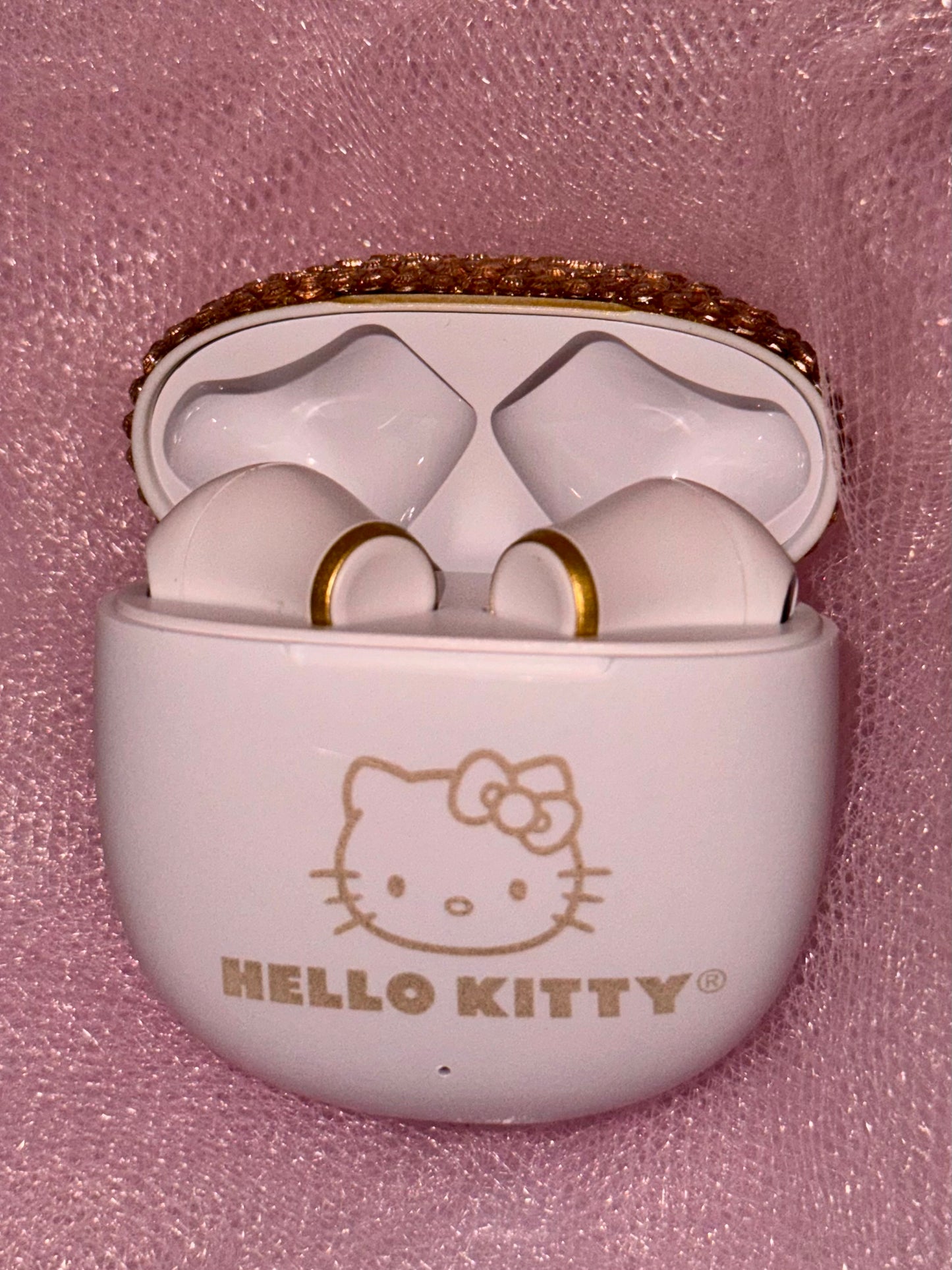 Hello Kitty Wireless EarBuds!