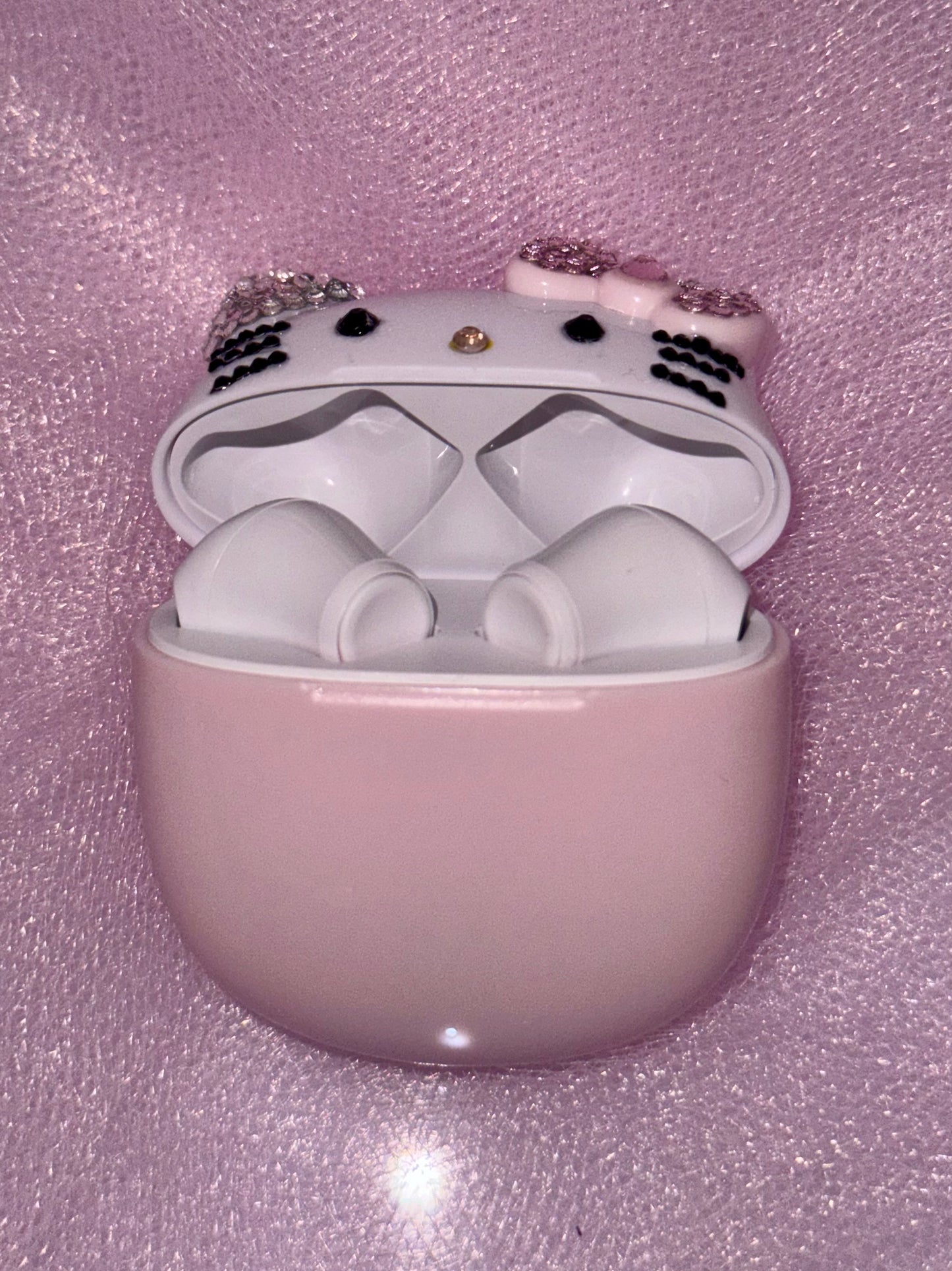 Hello Kitty Wireless EarBuds!